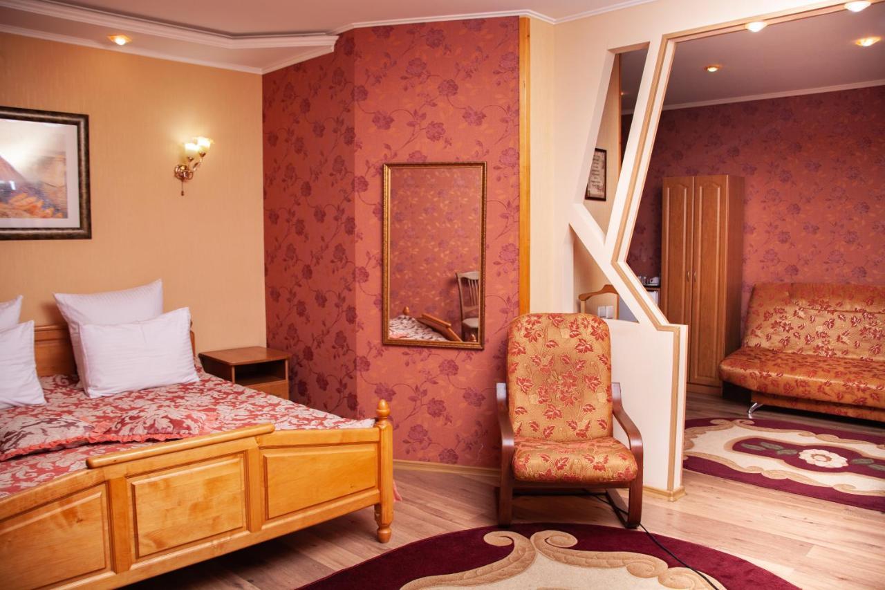 Piligrim 1 Otel Mykolaiv Dış mekan fotoğraf